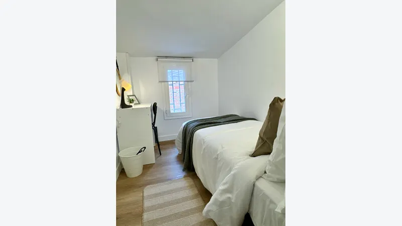 Habitación en calle Josué Lillo: imagen 1